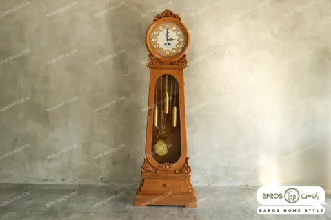 ساعت ایستاده و کنار سالنی چوبی ویکتوریا باروس (2)